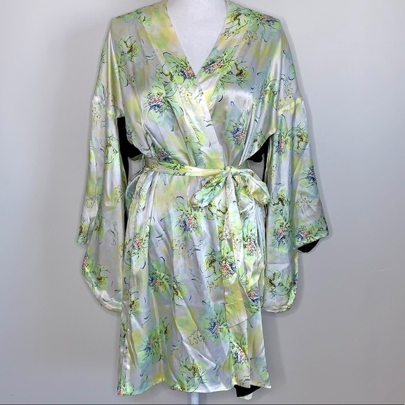 Victoria’s Secret Designer Fantasy Island Kimono